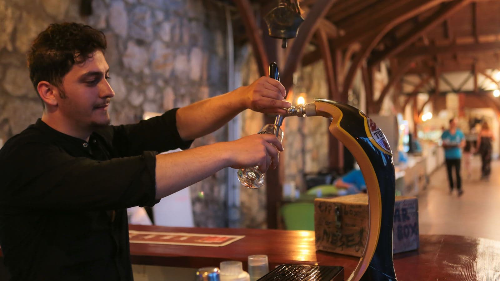 bars-main-bar