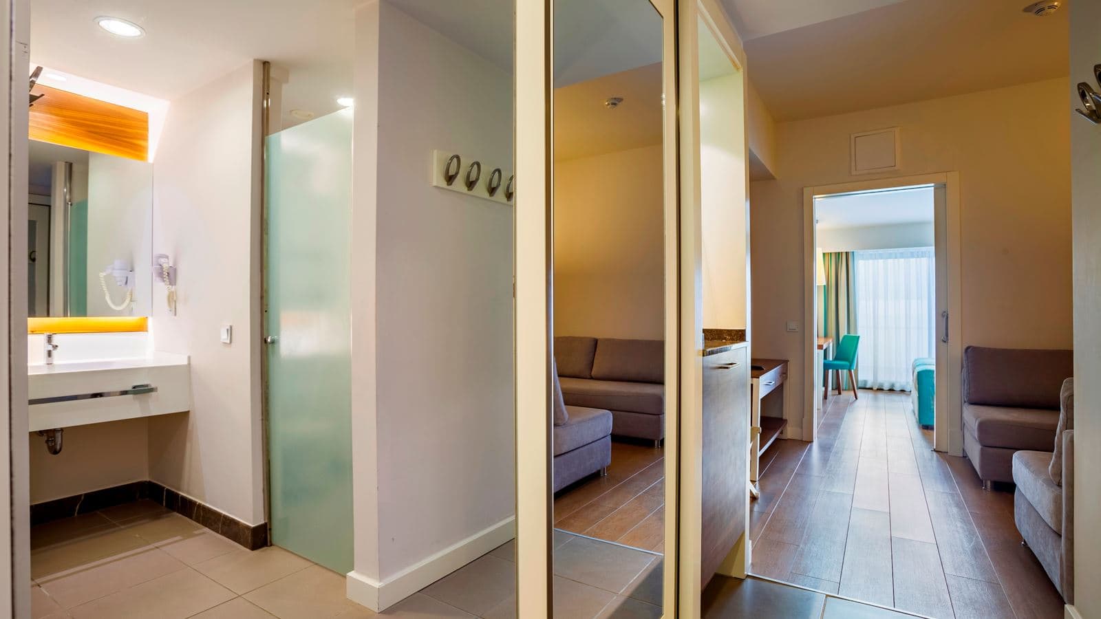 rooms-family-room