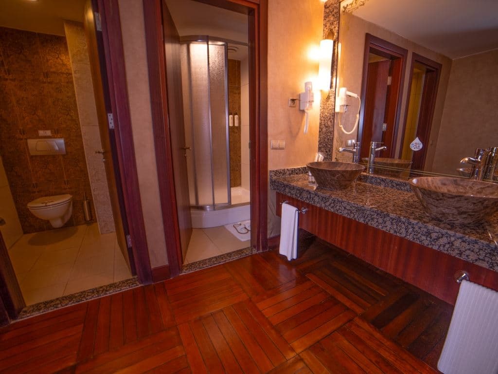 rooms-king-suite