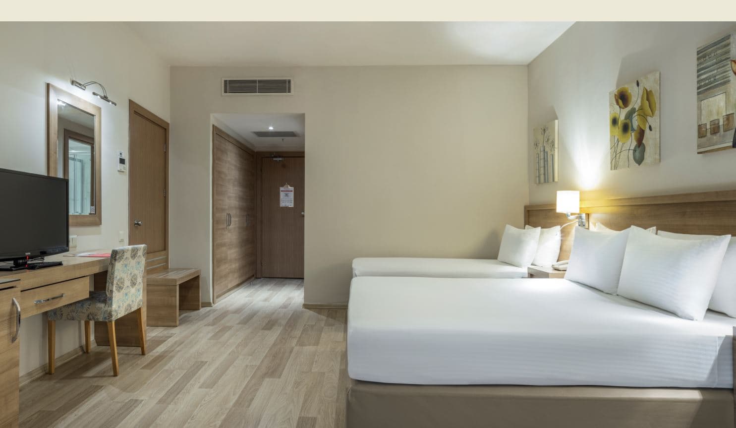 rooms-superior-room