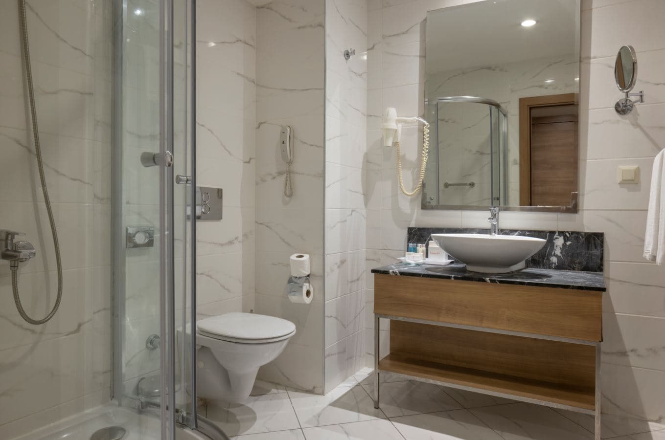 rooms-superior-room