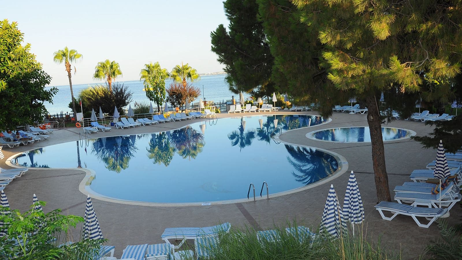 pools-outdoor-pool