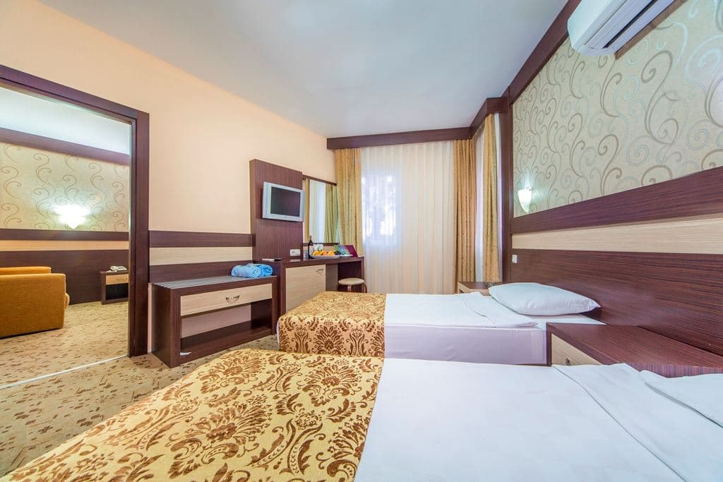 rooms-family-room