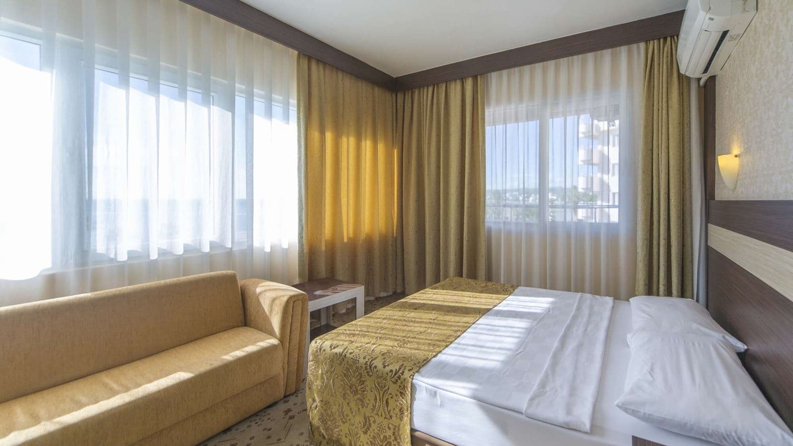 rooms-family-room