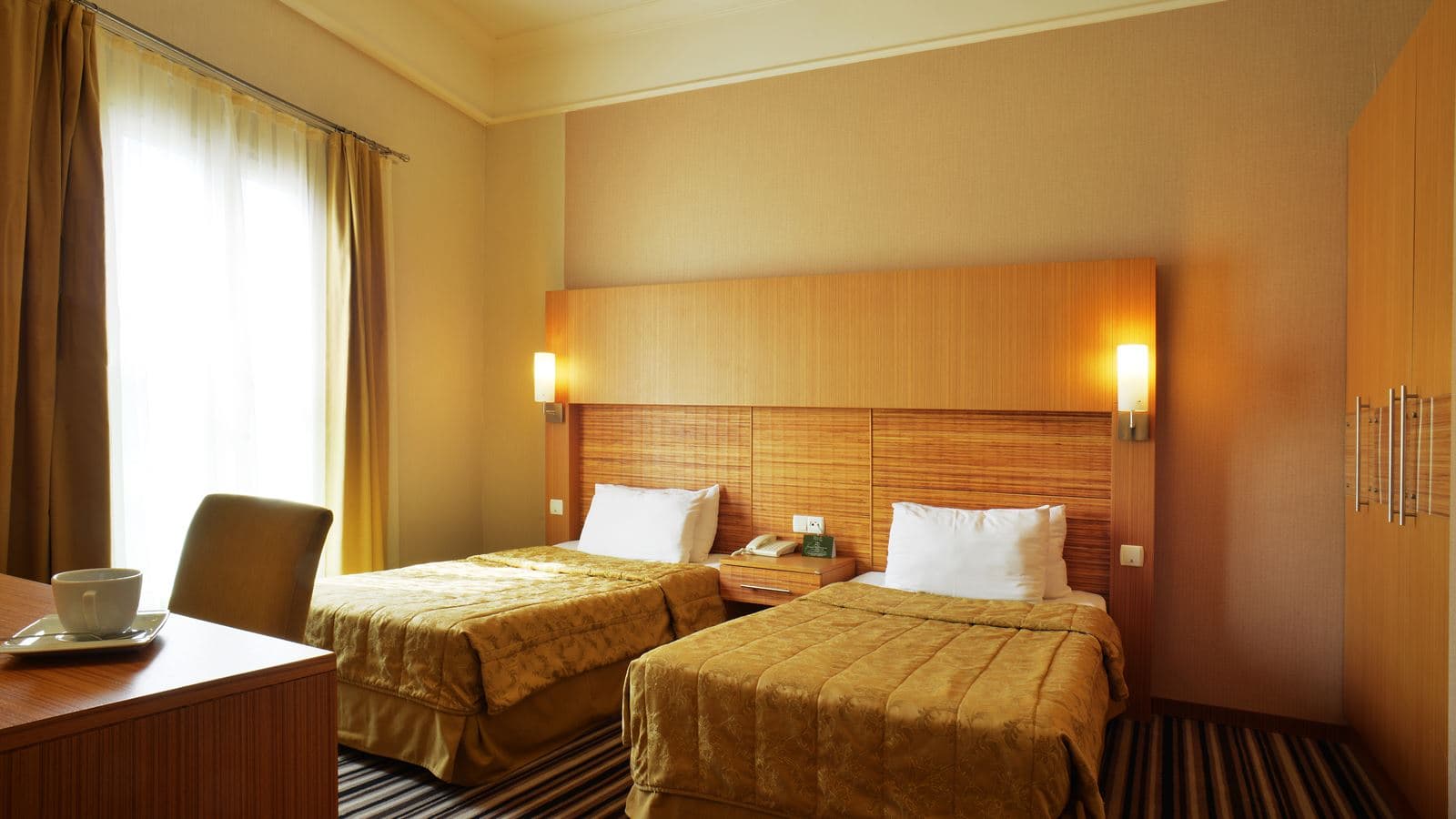 rooms-family-room