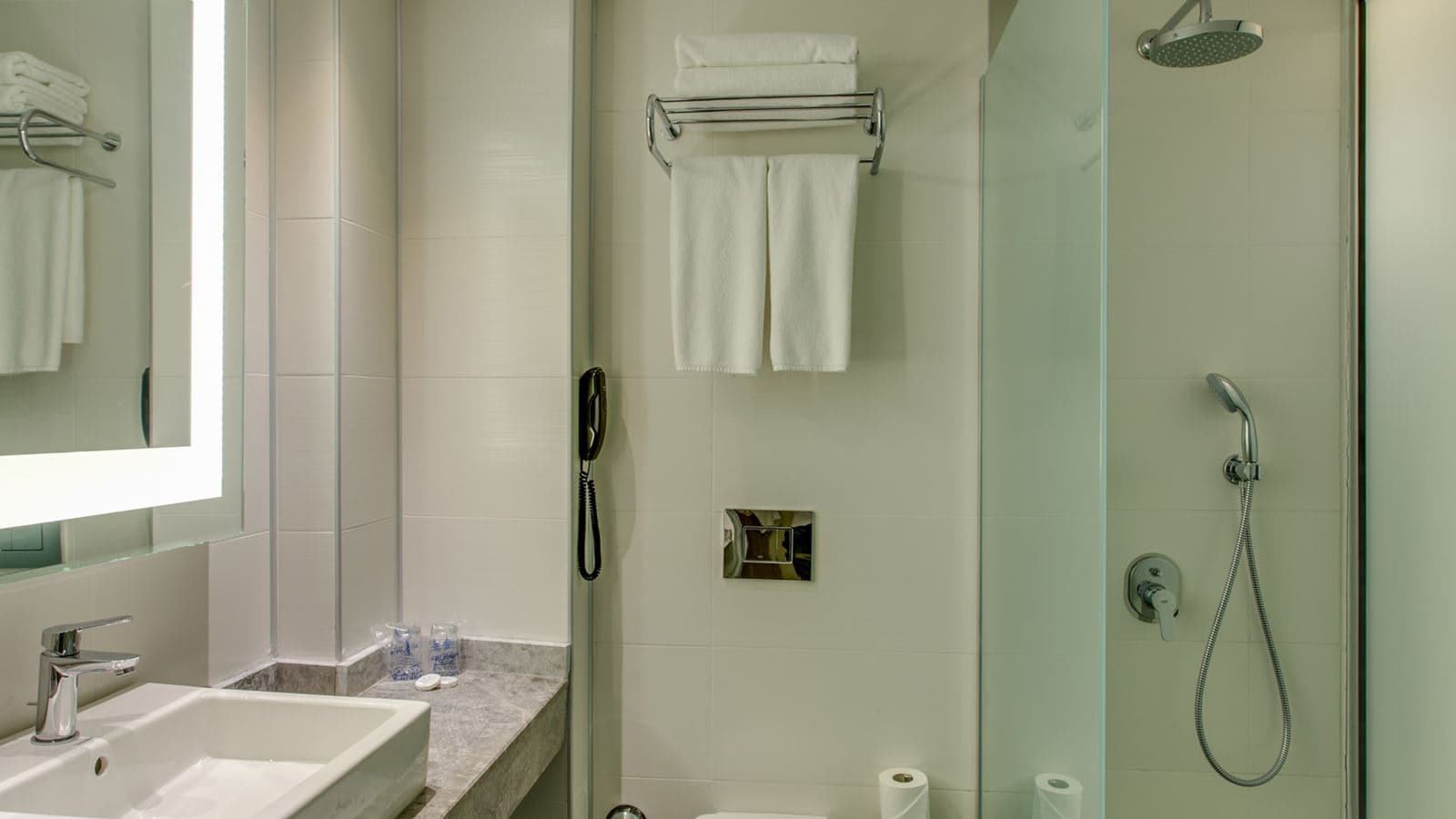 rooms-superior-room