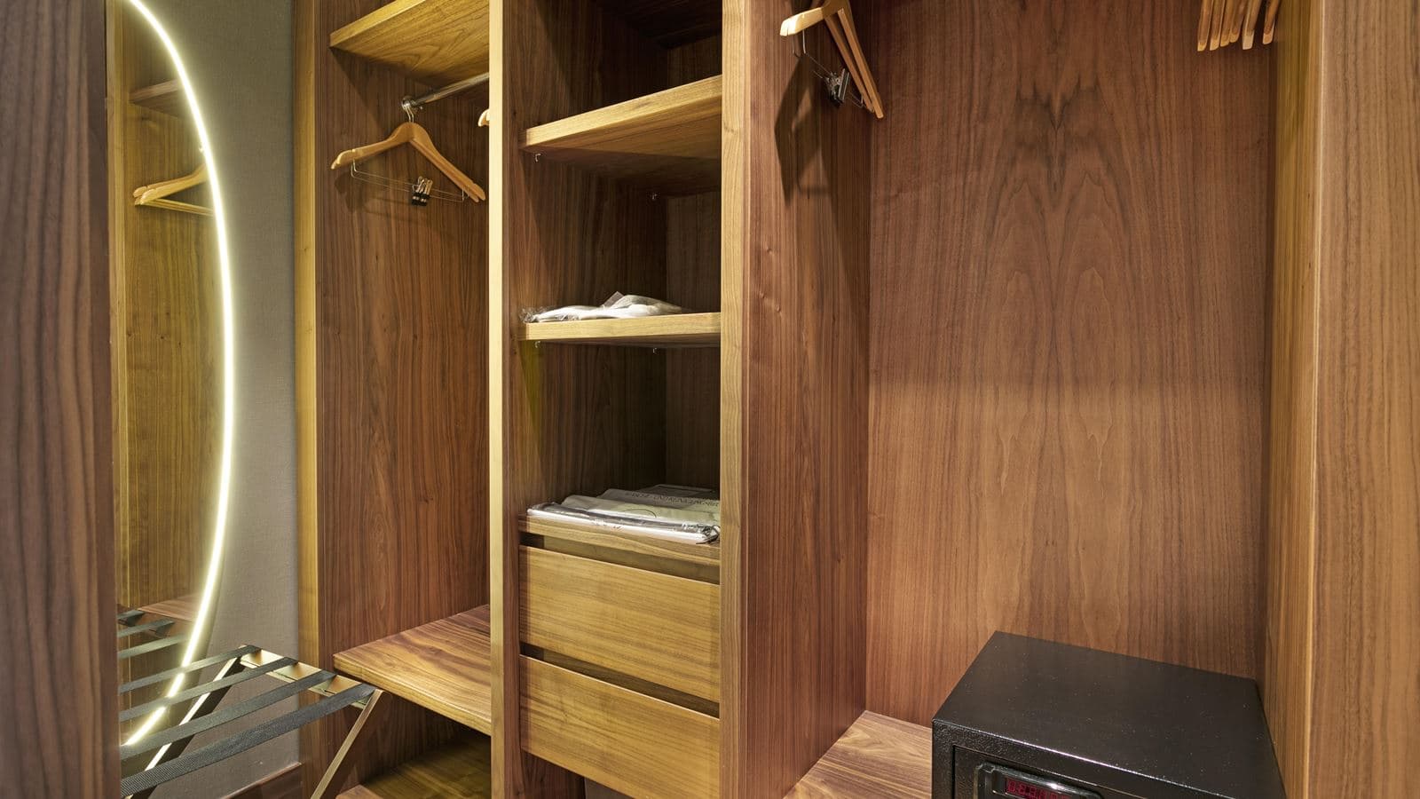 rooms-executive-villa