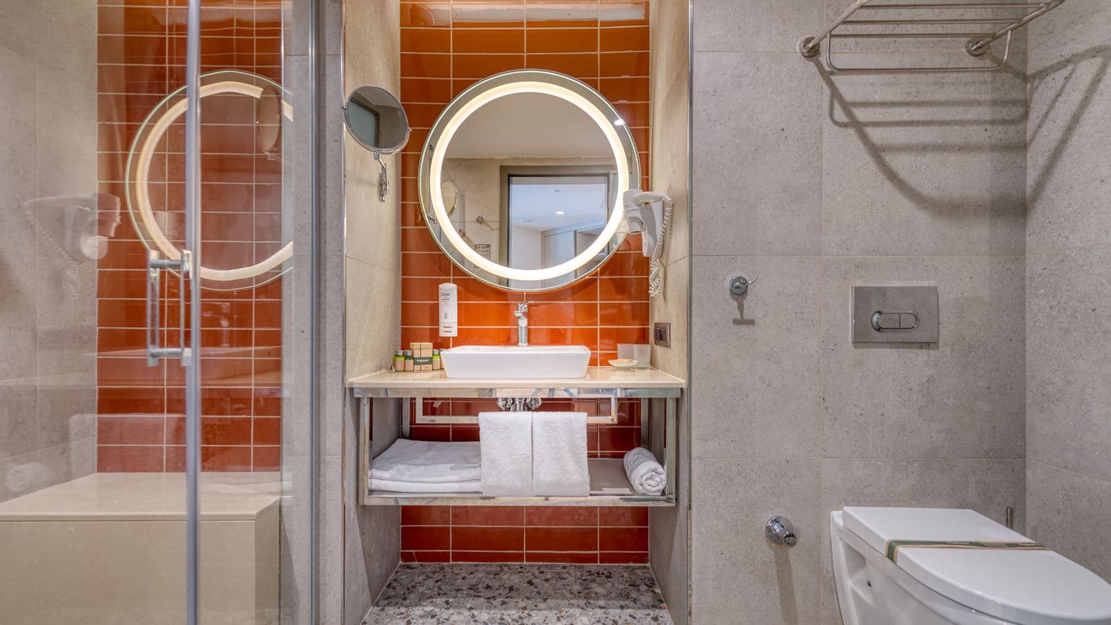 rooms-club-family-room