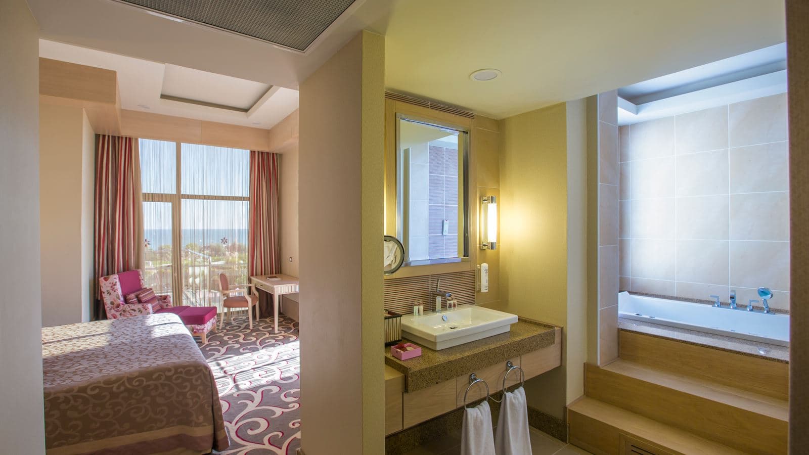 rooms-harmony-suite