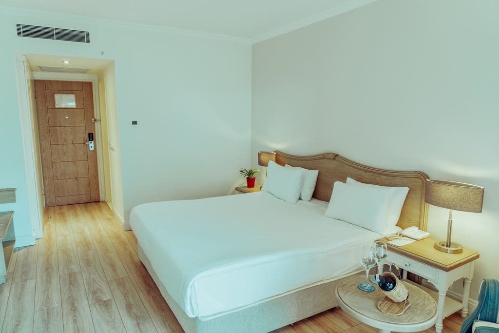 rooms-standard-room
