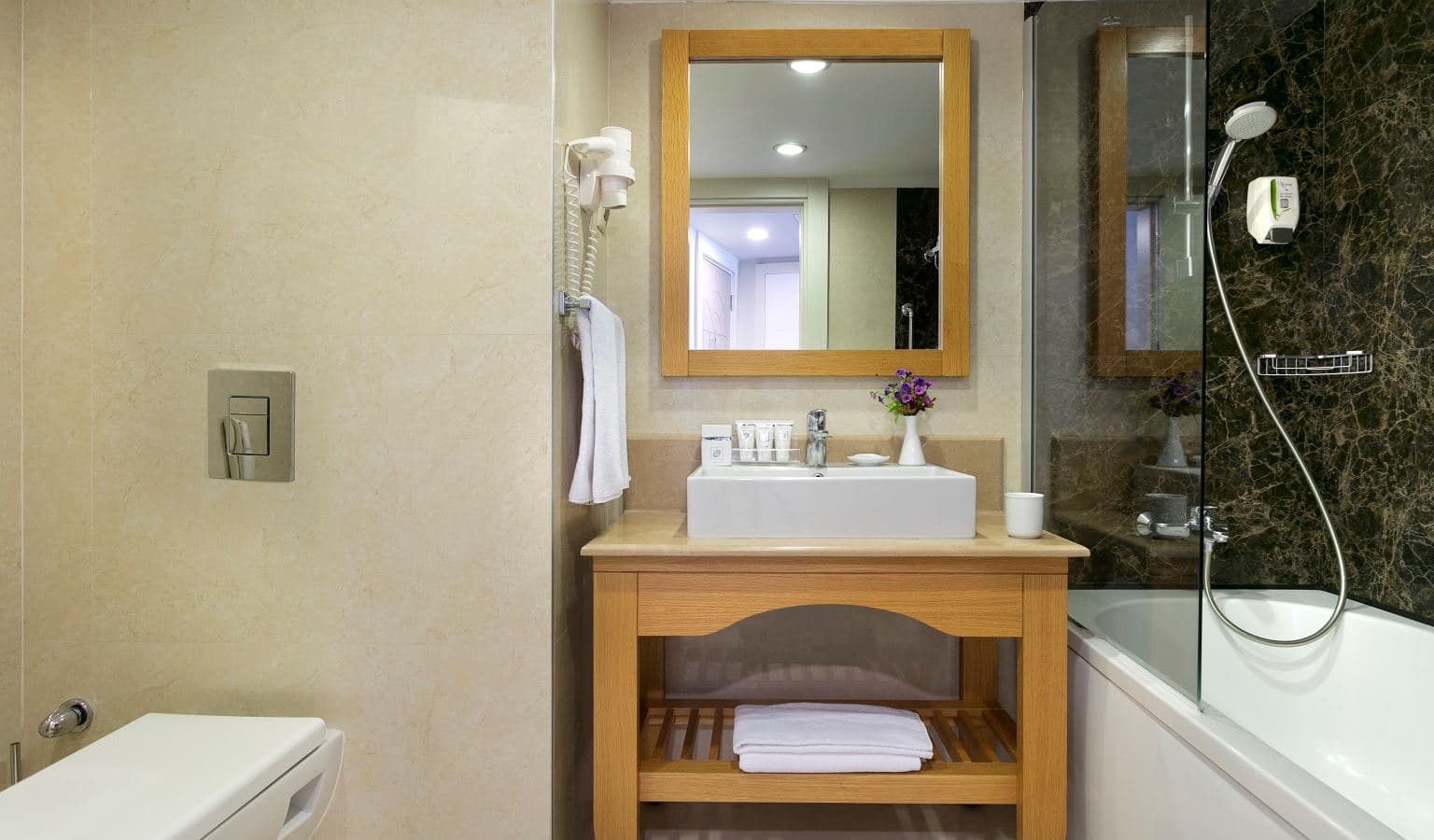 rooms-family-room