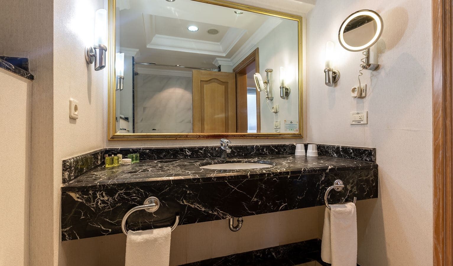 rooms-standard-room