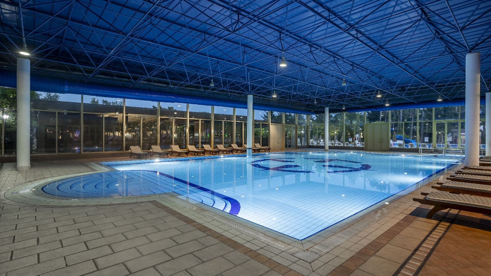 pools-outdoor--indoor-pool