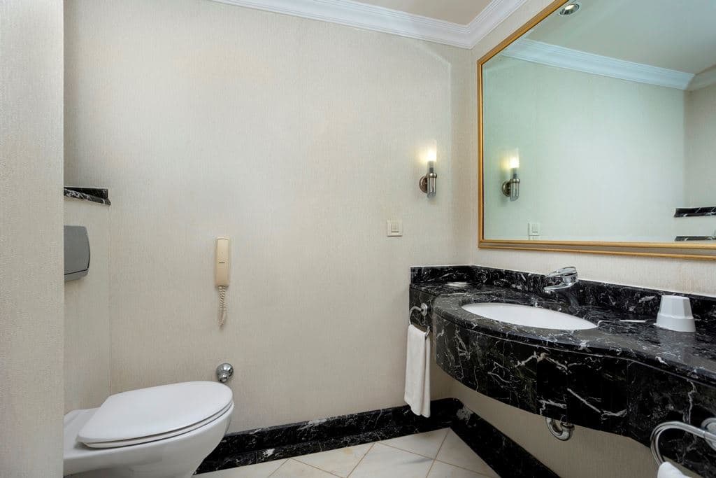 rooms-deluxe-suite