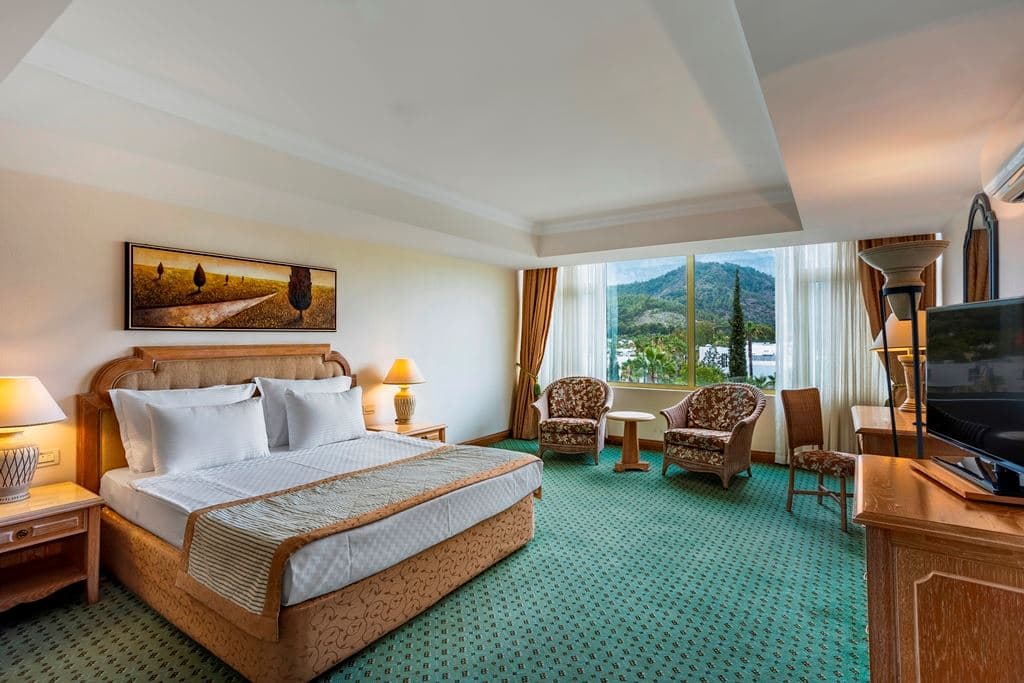 rooms-deluxe-suite