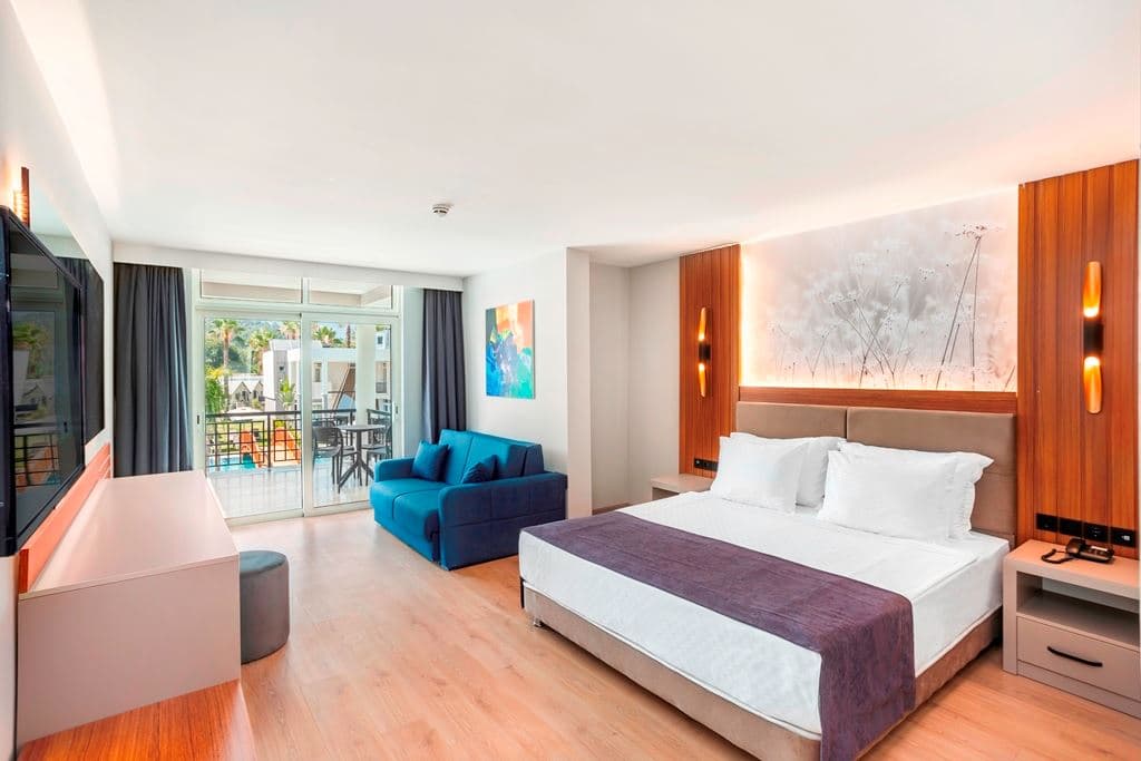 rooms-lake-swimup-superior-room-up-floor