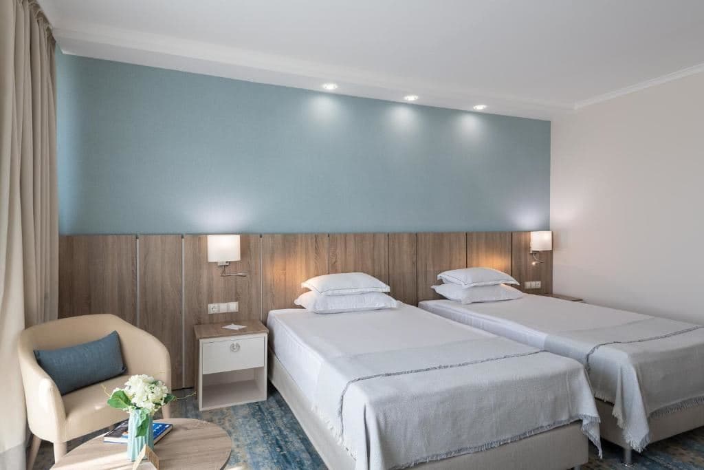 rooms-twin-standard-room-balcony