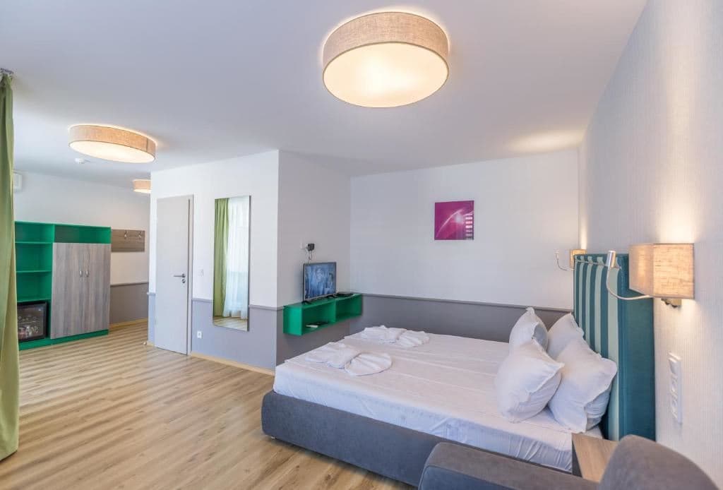 rooms-superior-room