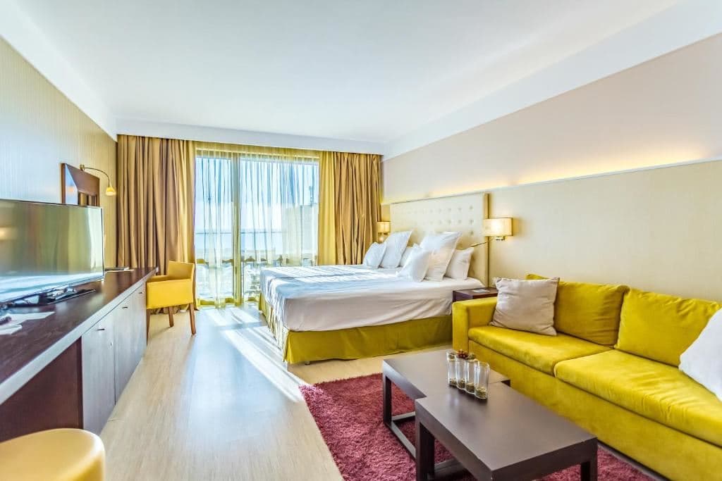 rooms-double-standard-room-balcony