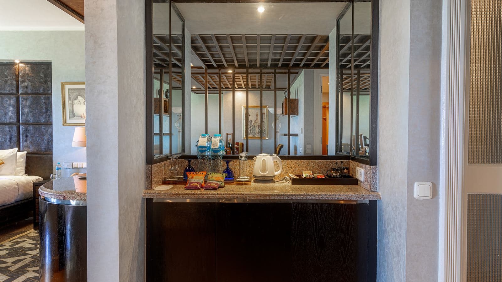 rooms-honeymoon-suite