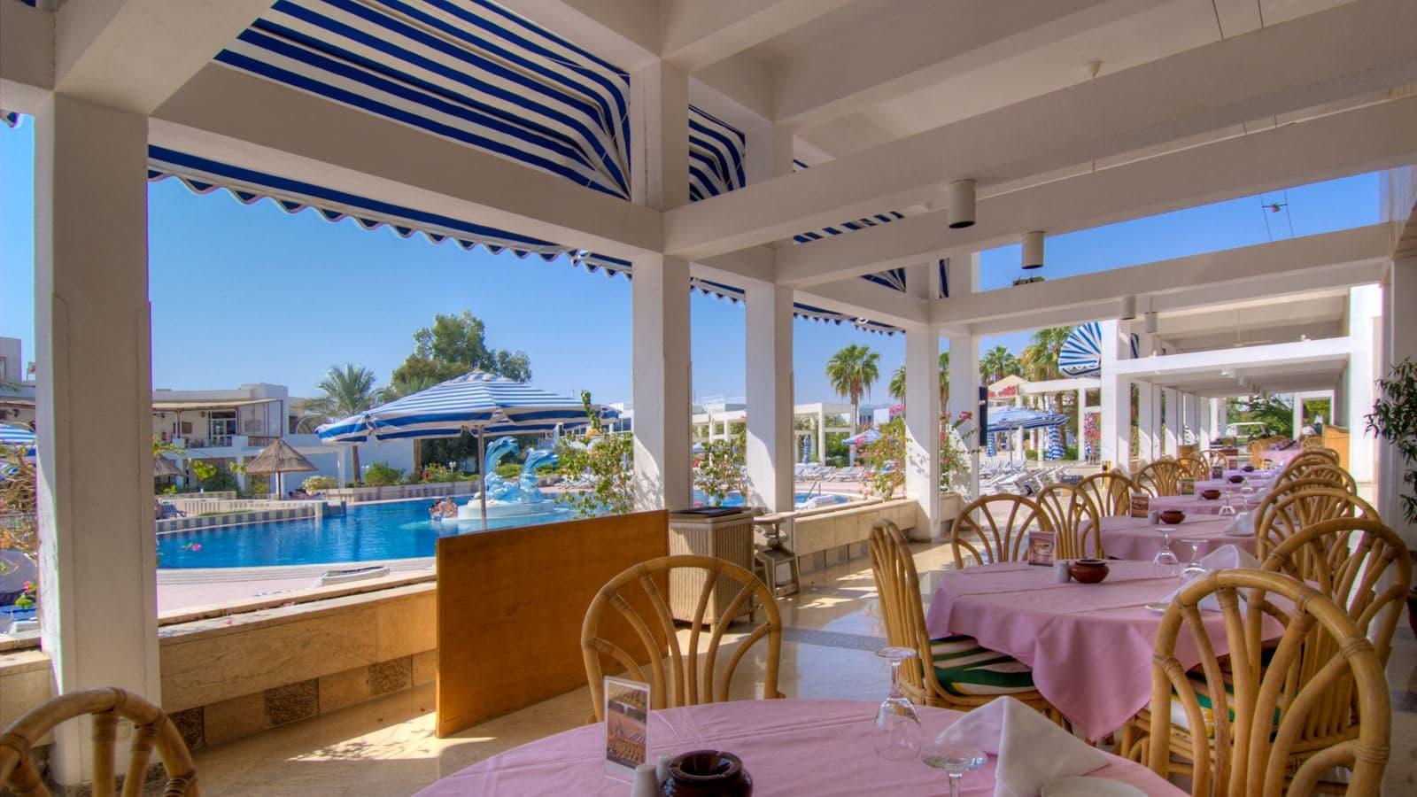 bars-pool-terrace