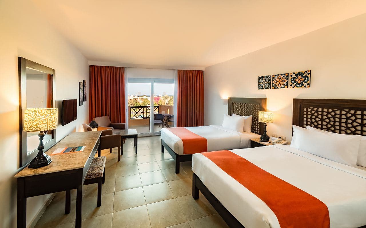 rooms-deluxe-side-poolgarden-view
