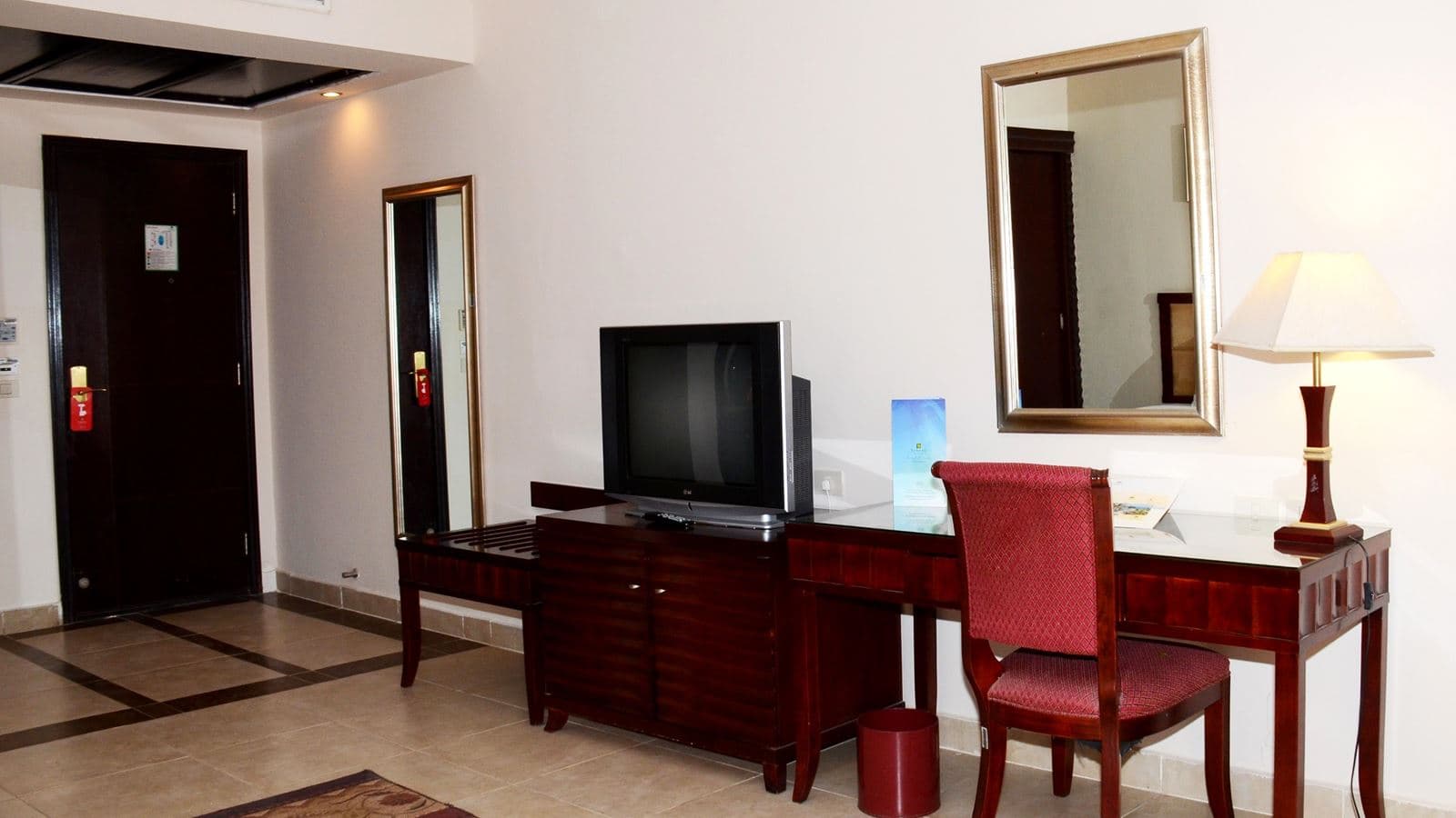 rooms-deluxe-room