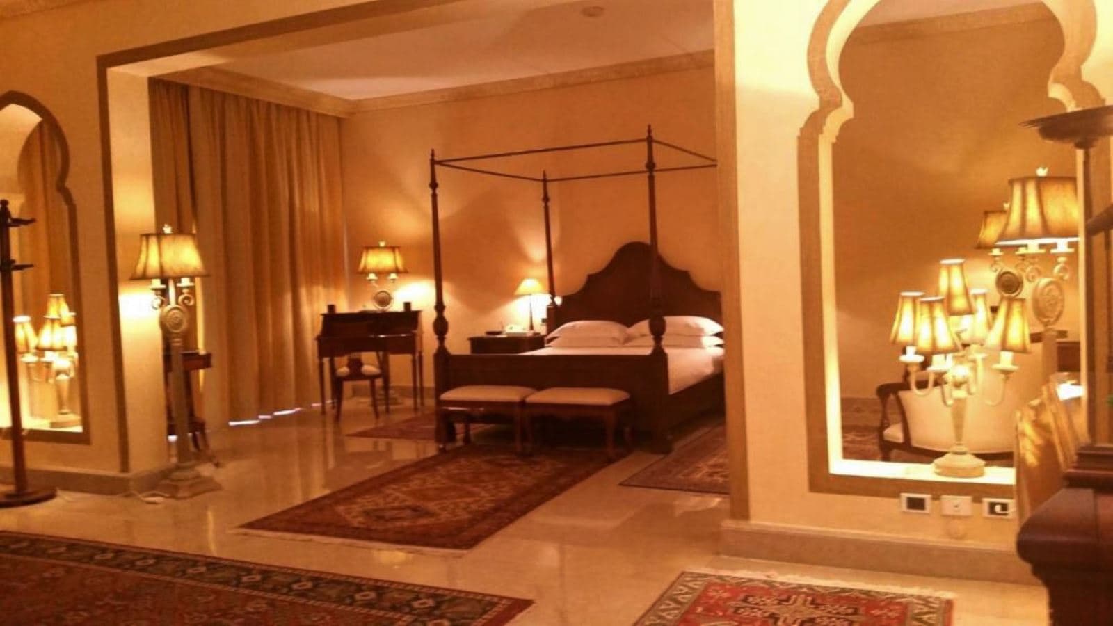 rooms-royal-suite