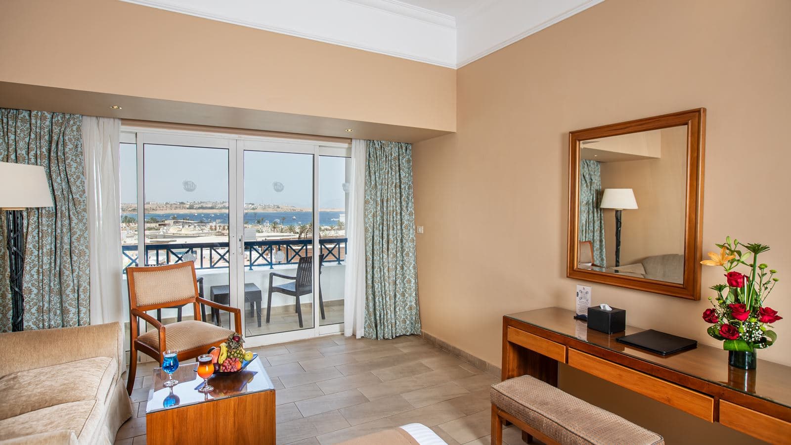 rooms-club-room