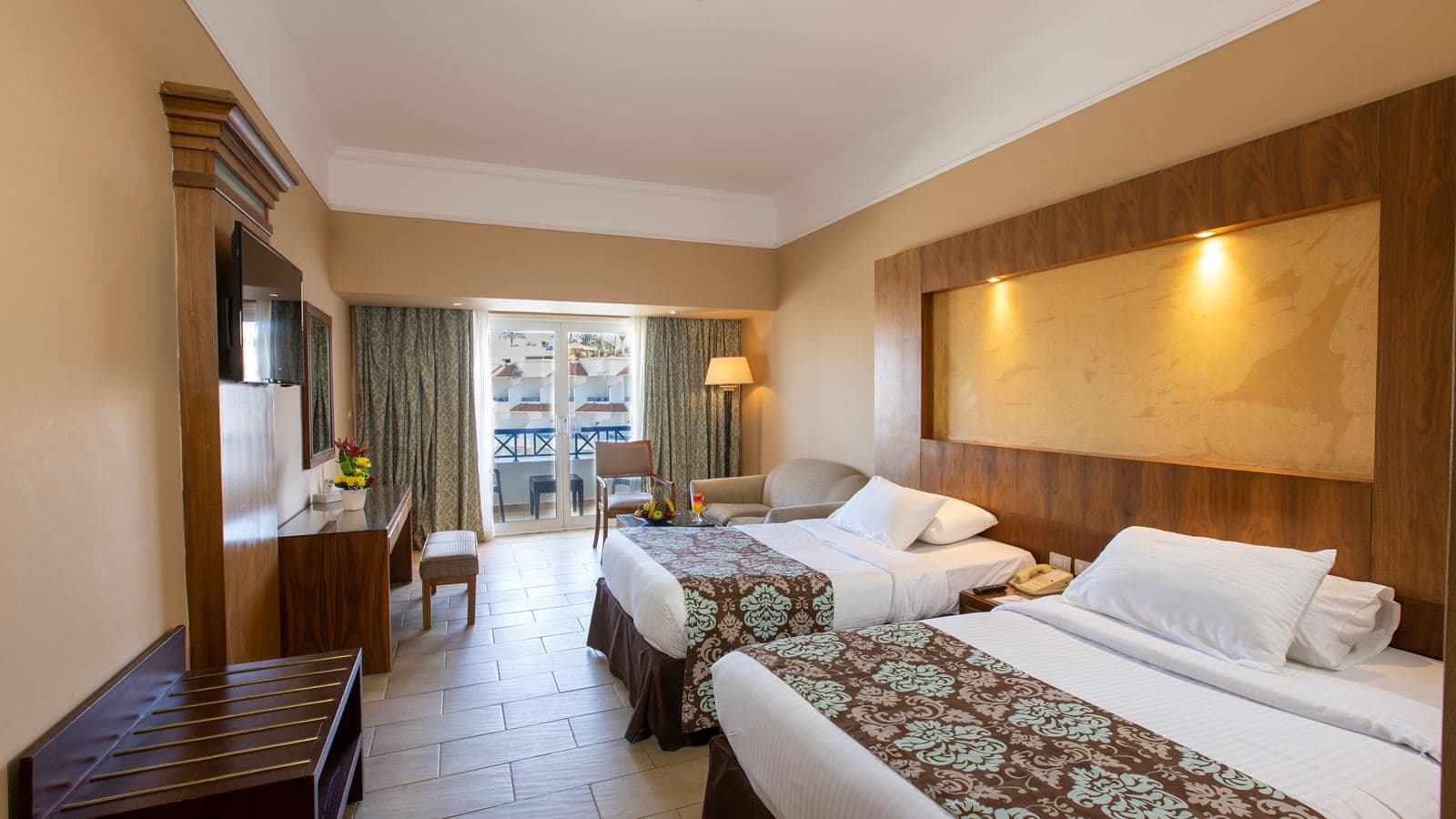 rooms-standard-room-gardenpool-view