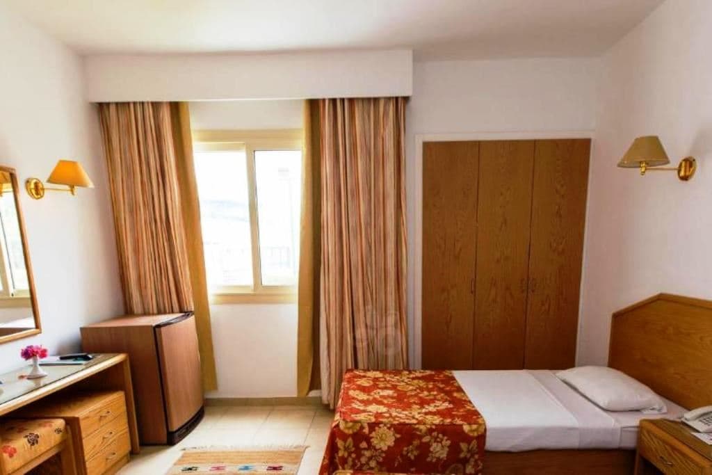 rooms-standard-room