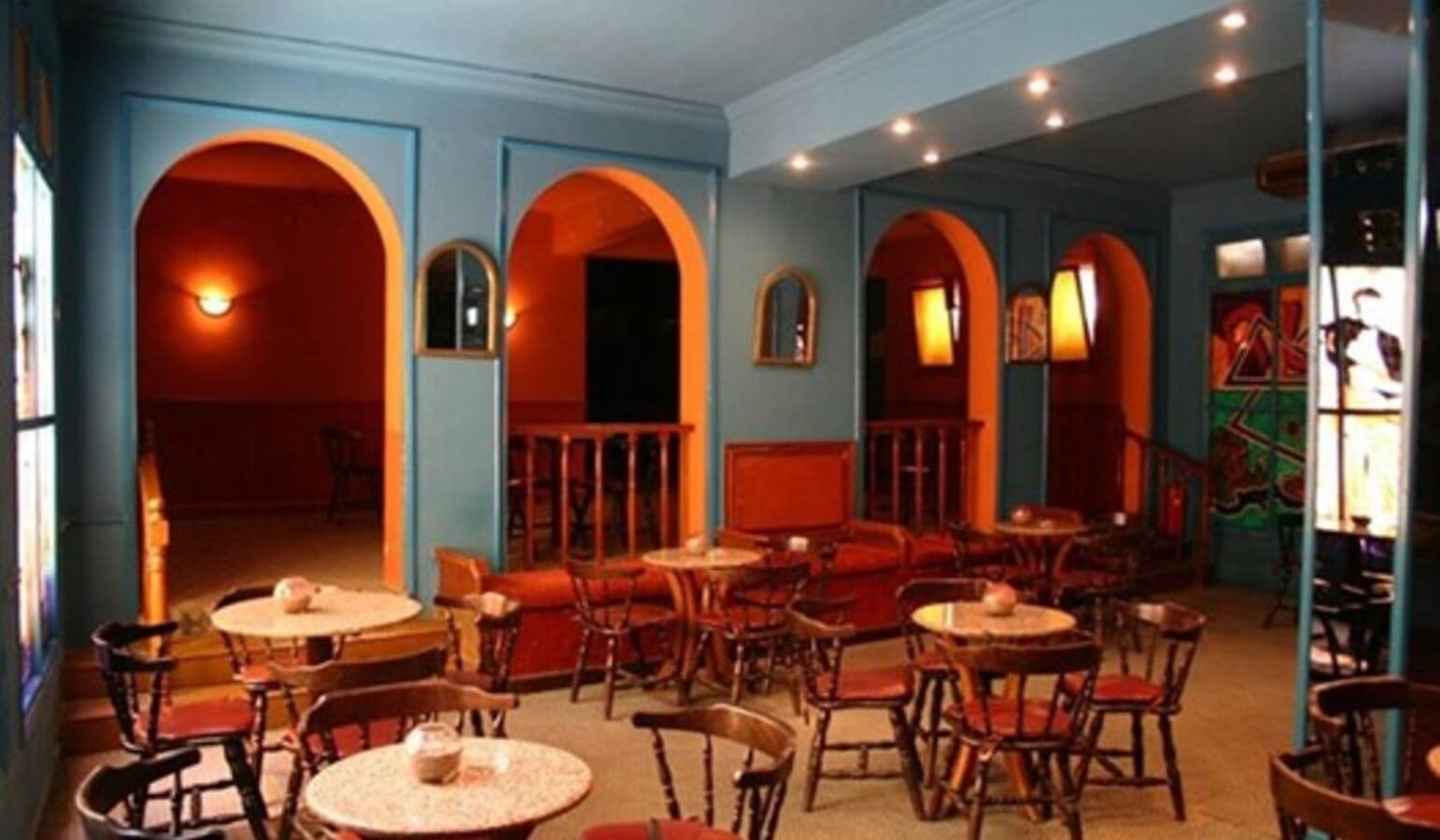 bars-coral-bar