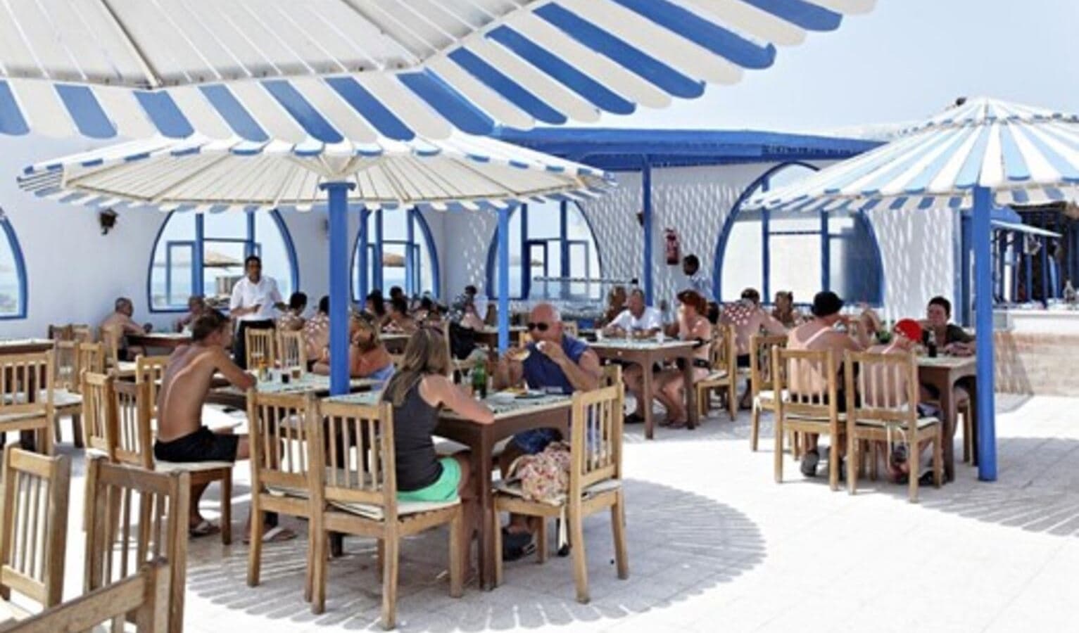 bars-sunny-terrace