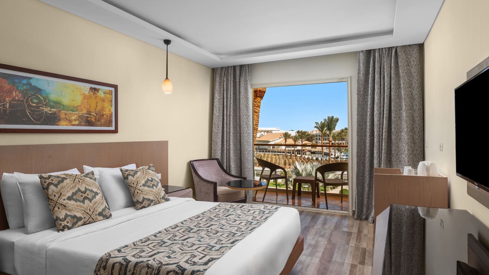 rooms-family-pool-view-room