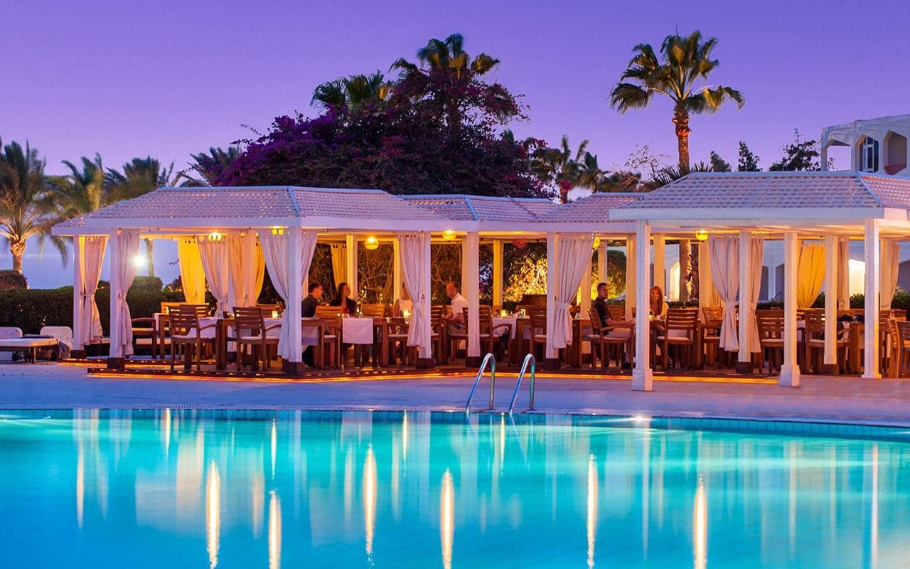 restaurants-oasis-pool-restaurant
