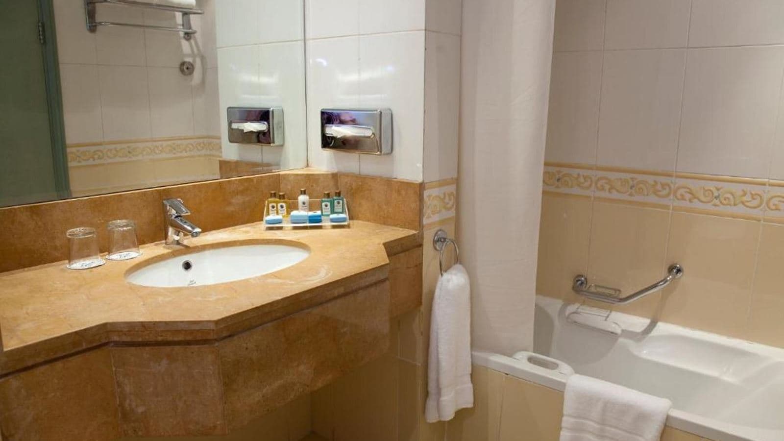 rooms-standard-room