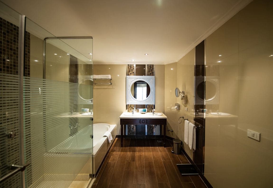 rooms-crystal-suite