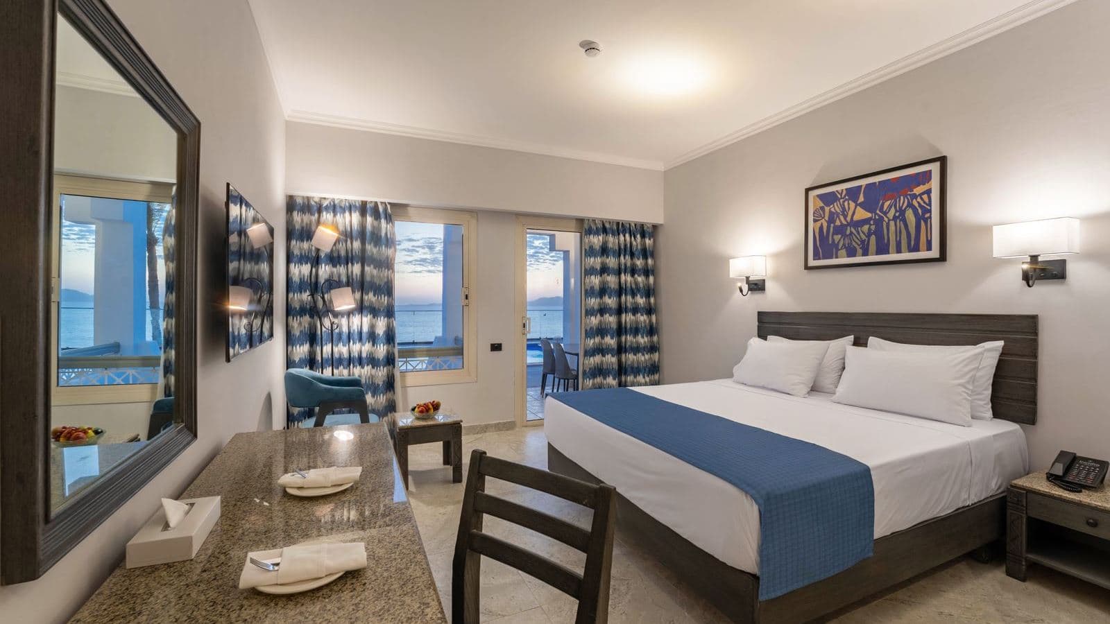 rooms-classic-room-side-sea