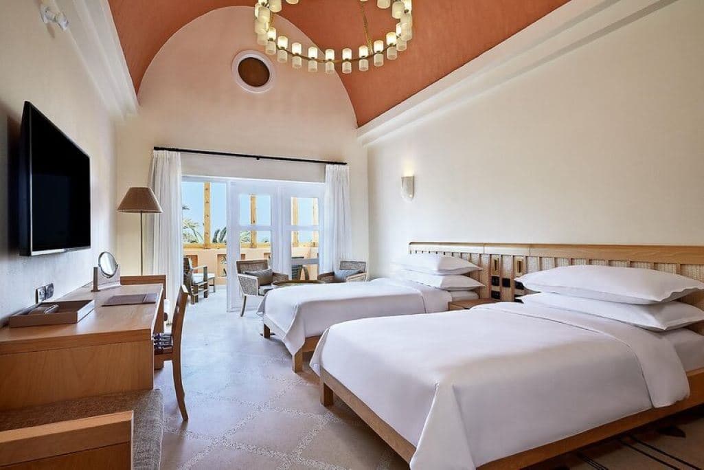 rooms-deluxe-room