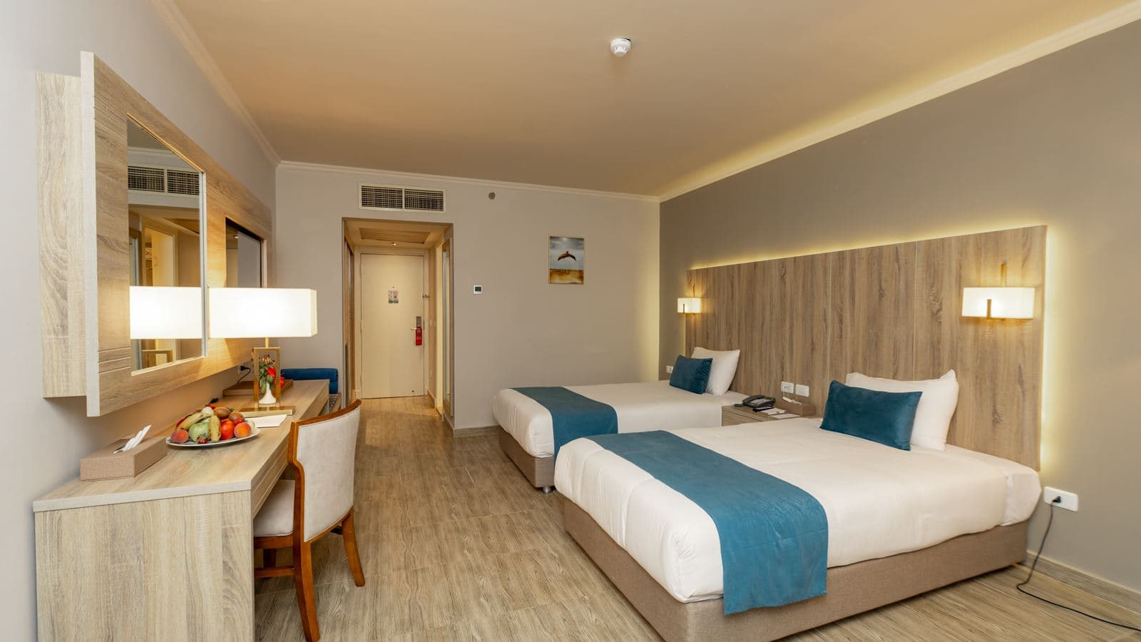 rooms-promo-room-back-view