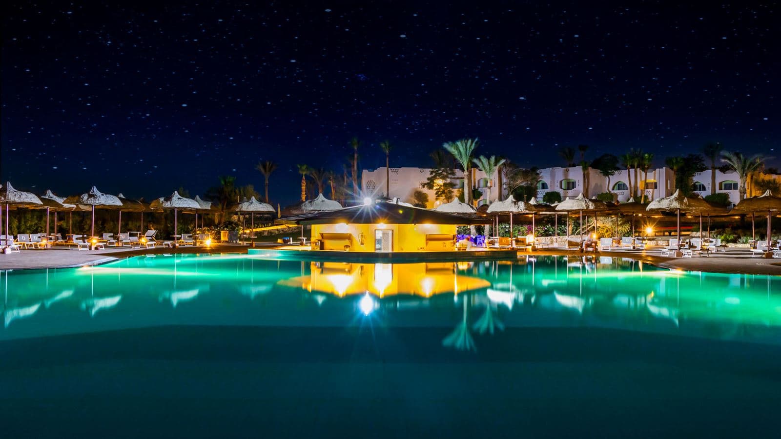 restaurants-56-pool-bar