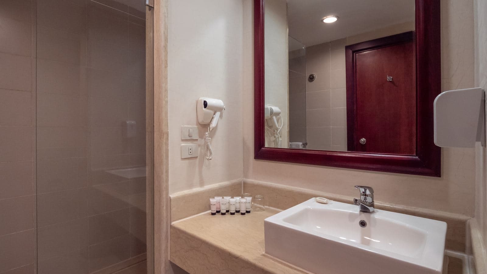 rooms-superior-room
