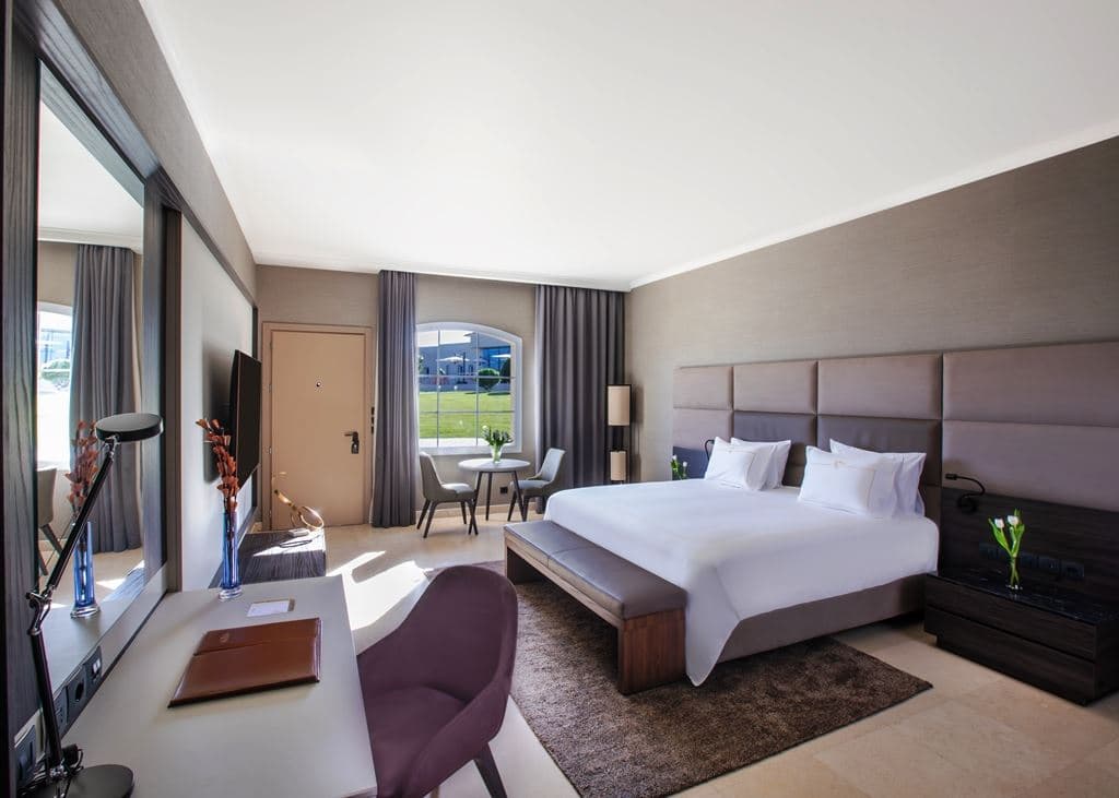 rooms-deluxe-room