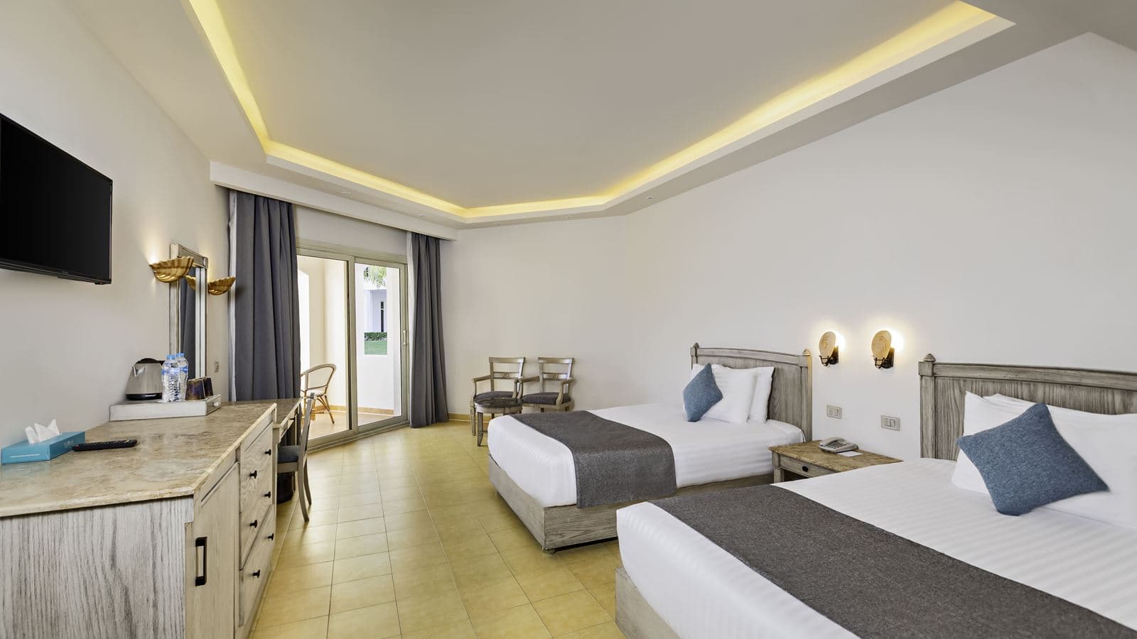 rooms-deluxe-room-beach-front
