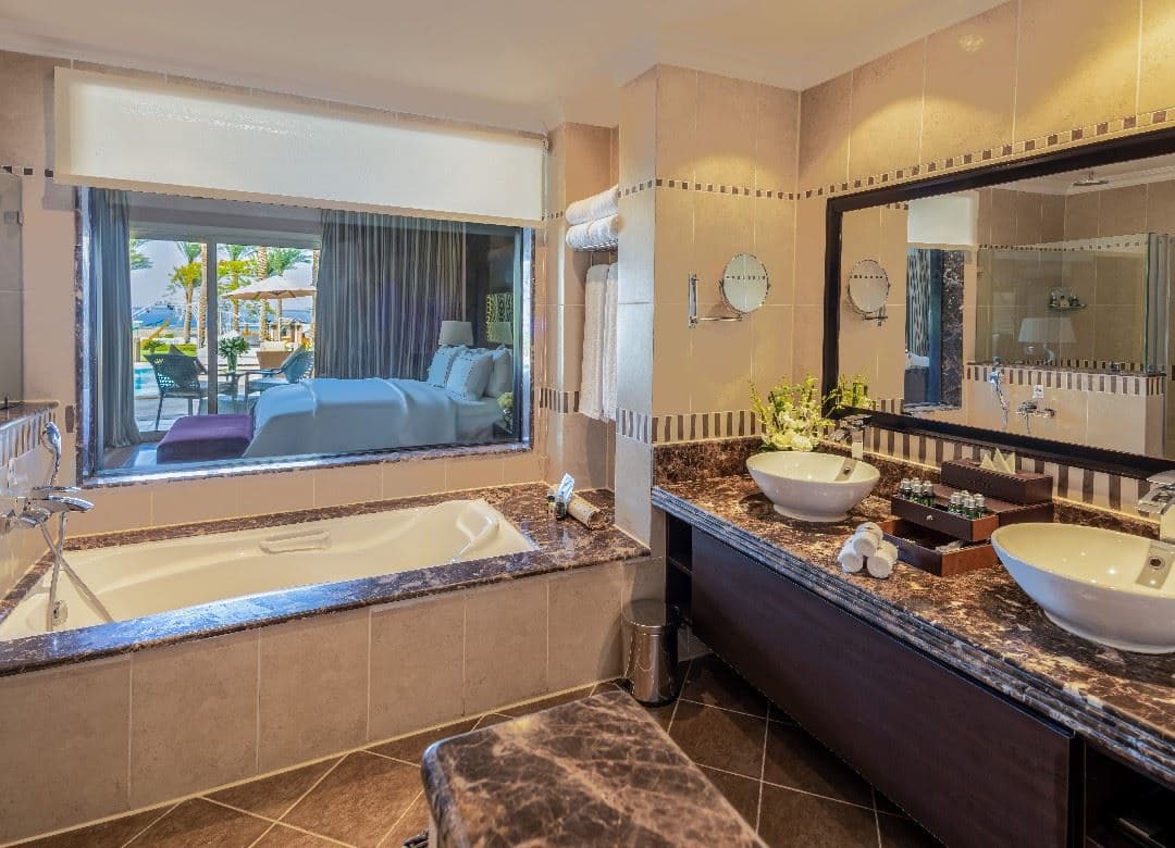 rooms-swim-up-suite