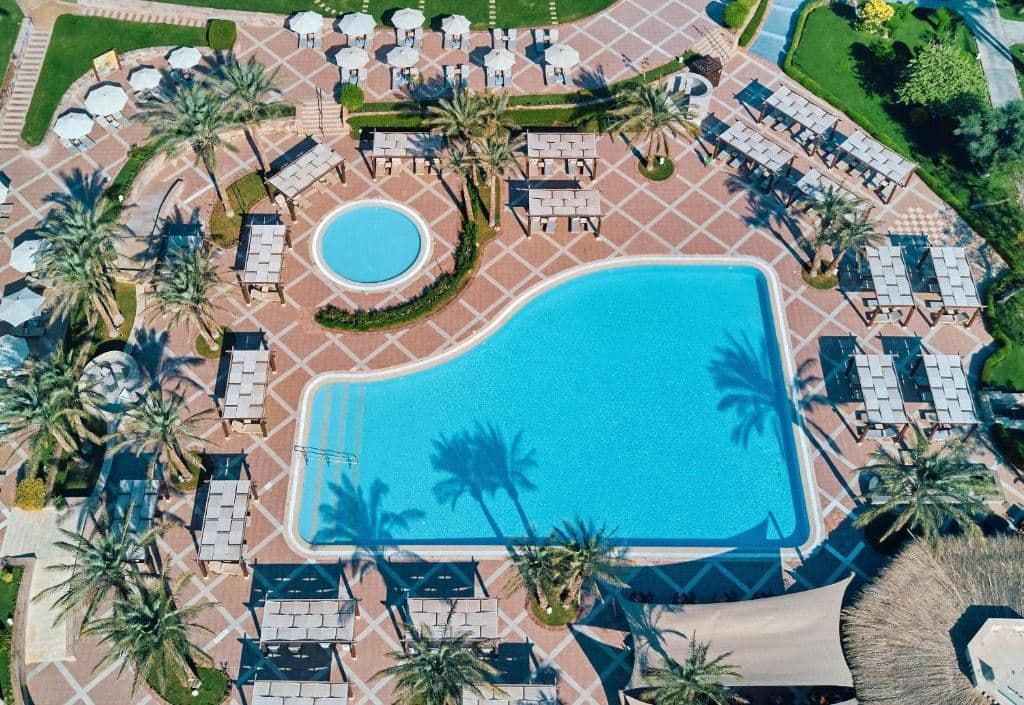 pools-outdoor-pool