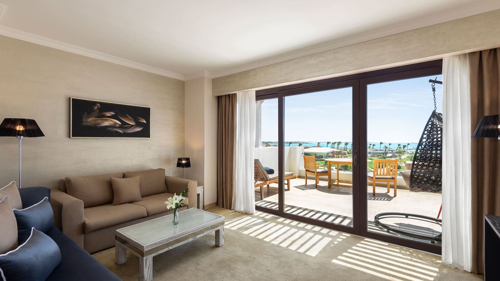 rooms-superior-suite-king-bed-pool-view