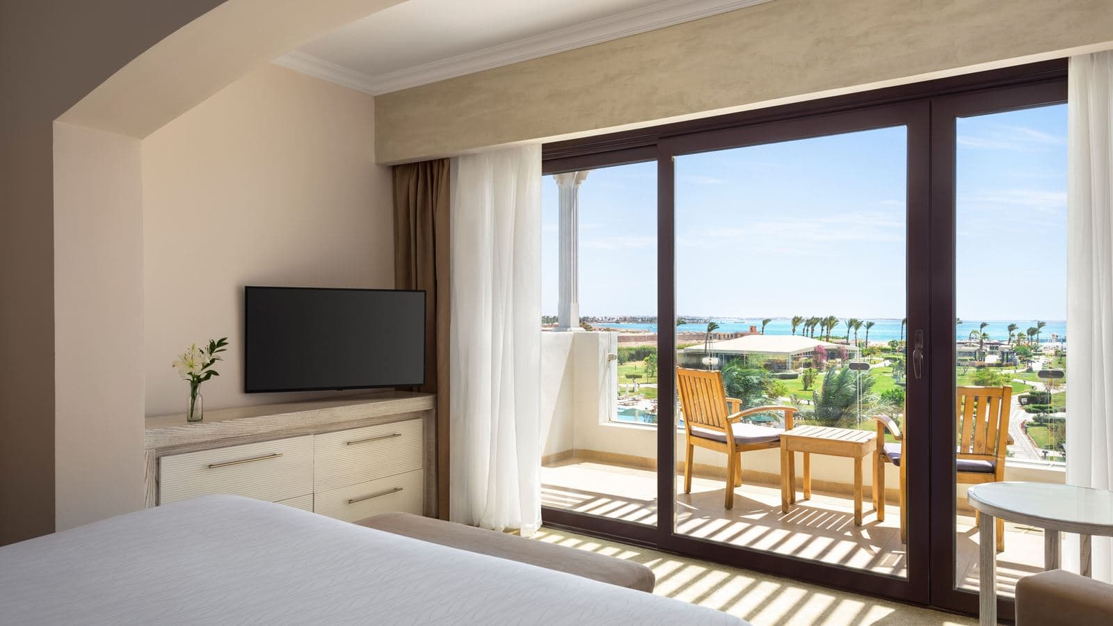 rooms-deluxe-sea-view-suite