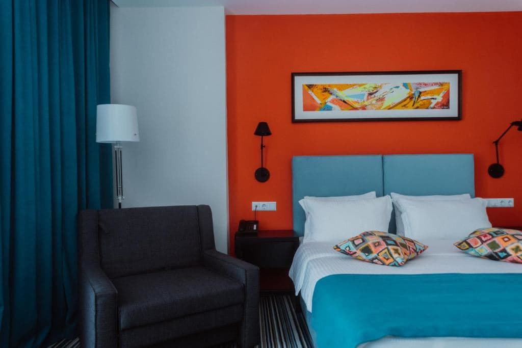 rooms-trpltrpl-side-sea-view