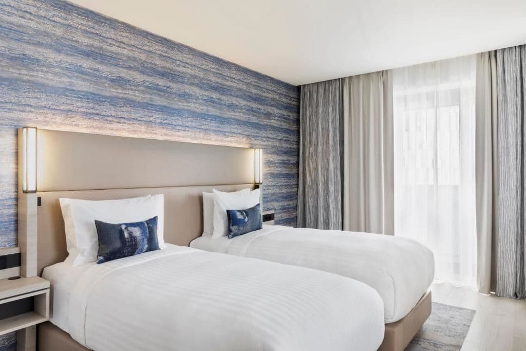 rooms-dbltwin-standard-city-view